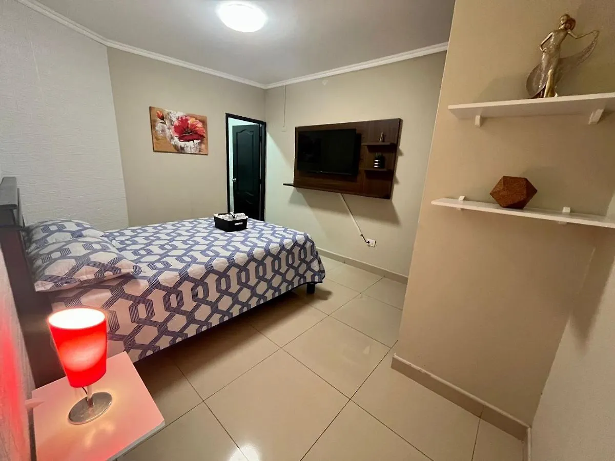 Suite Junior Urdesa Central. Guayaquil Daire